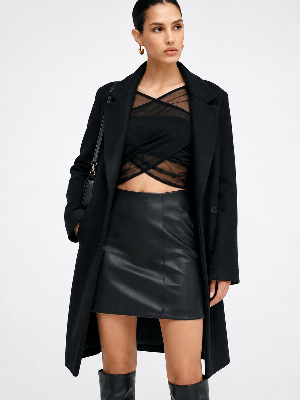 Marcella NYC Ellwood Mini Skirt Stretchy Vegan Leather Size Medium - Picture 2 of 15